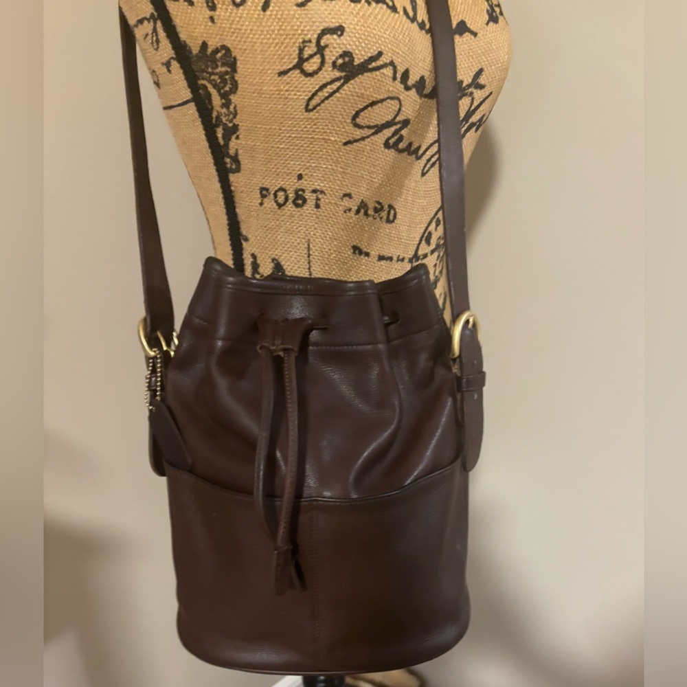 Vintage 90's Coach Brown Berkeley
Drawstring Bucket Crossbod Bag No. F5C-4151.